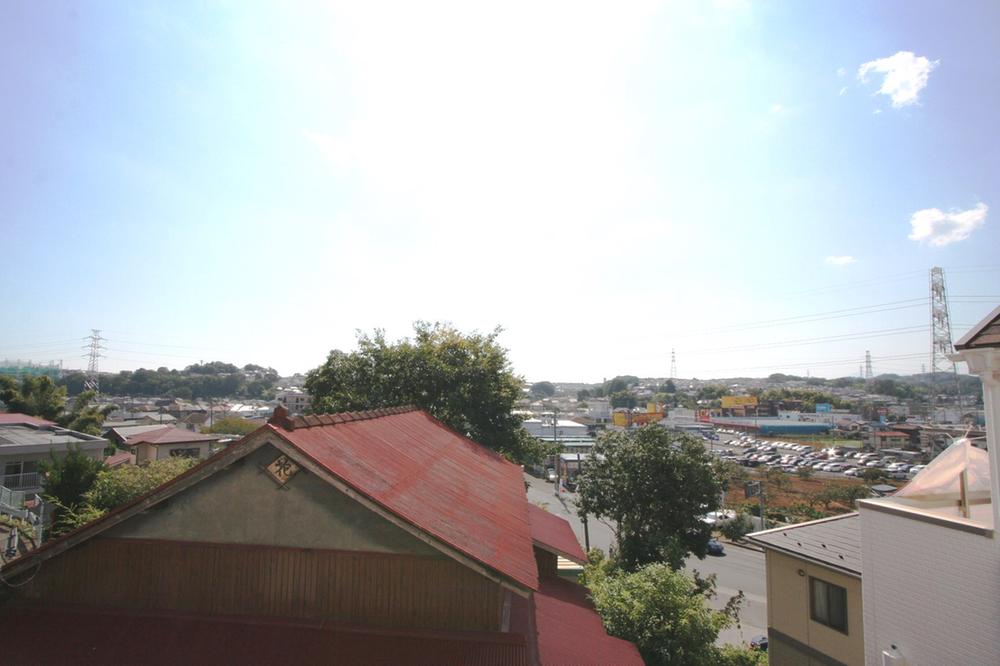 View photos from the dwelling unit. Local (10 May 2013) Shooting