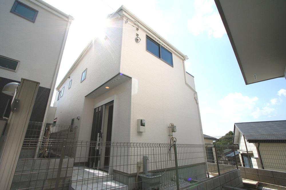 Local appearance photo. Local (10 May 2013) Shooting