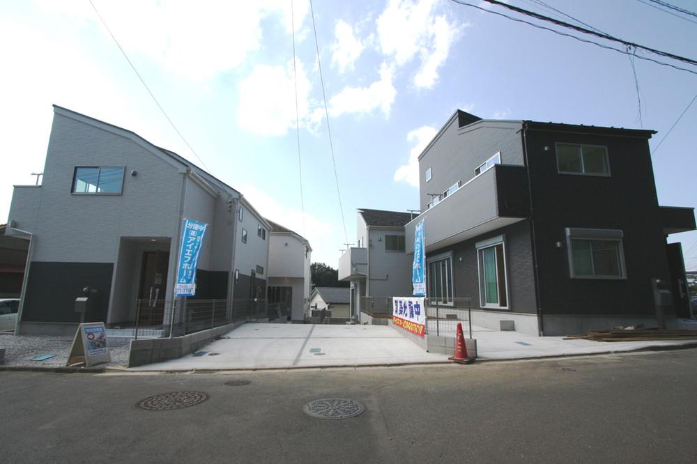 Local photos, including front road. Local (10 May 2013) Shooting