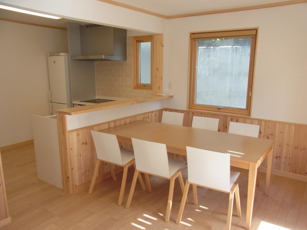 Kitchen. Local (10 May 2011) Shooting