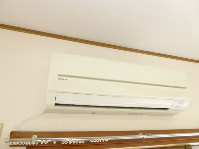 Other Equipment. Air conditioning comes with 1 groups.