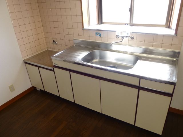 Kitchen. This light is plugged into the kitchen from the bay window.