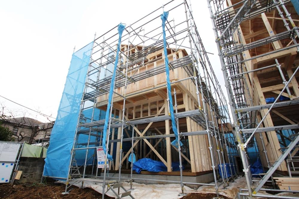 Local appearance photo. Local (12 May 2013) Shooting