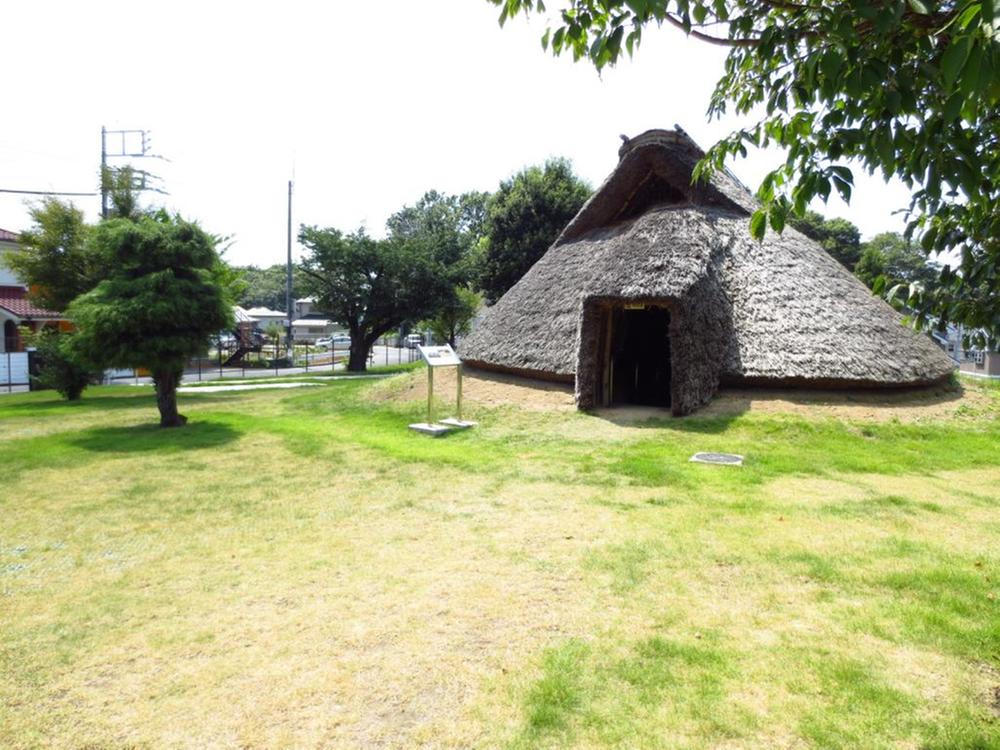 park. 1200m Jomon period to Honmachida Archeological Park It is the remains of the Yayoi period. How in your walk course