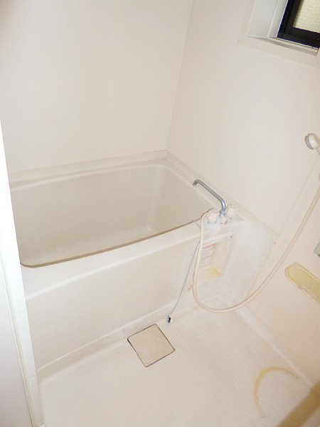 Bath. With bathroom dryer! There is a window.