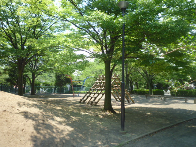 park. Minaminaruse 240m to Central Park (park)