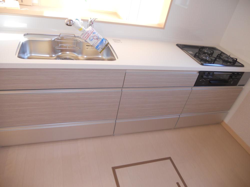 Kitchen. Indoor (12 May 2013) Shooting