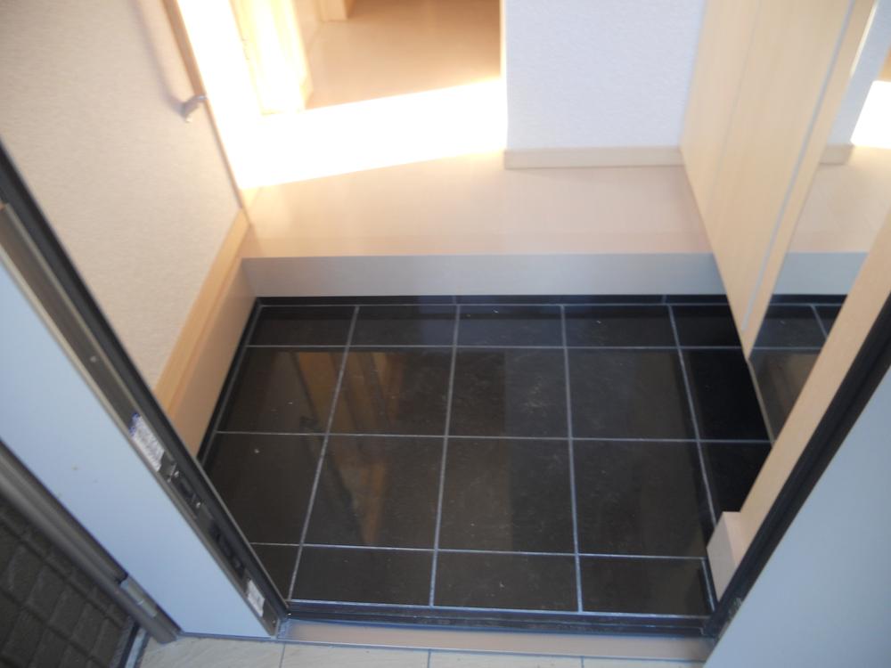 Entrance. Local (12 May 2013) Shooting