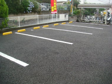 Other. 0m to on-site parking (Other)