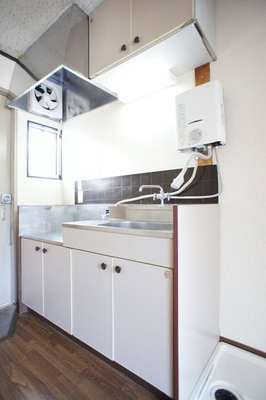 Kitchen. Up and down in the housing is rich, easy-to-use kitchen. . 