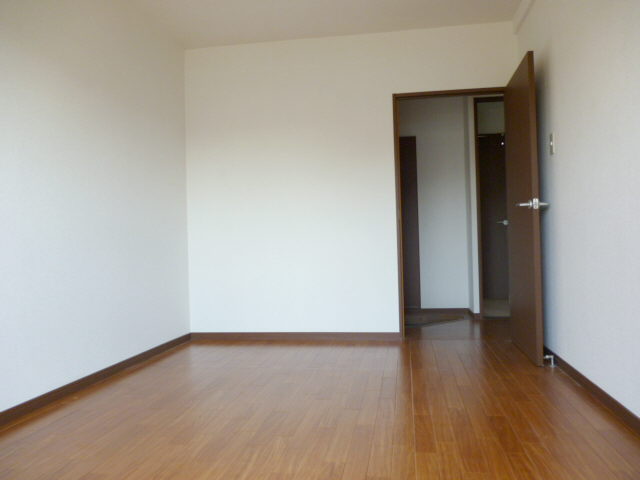 Living and room. Nanyang room