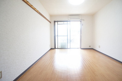 Living and room. Sunny Western-style of good bright 7 Pledge.