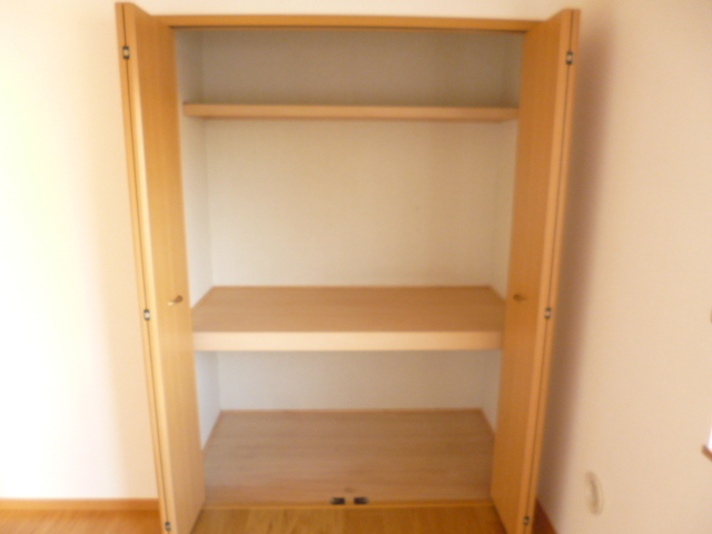 Receipt.  ☆ Plenty of storage ☆