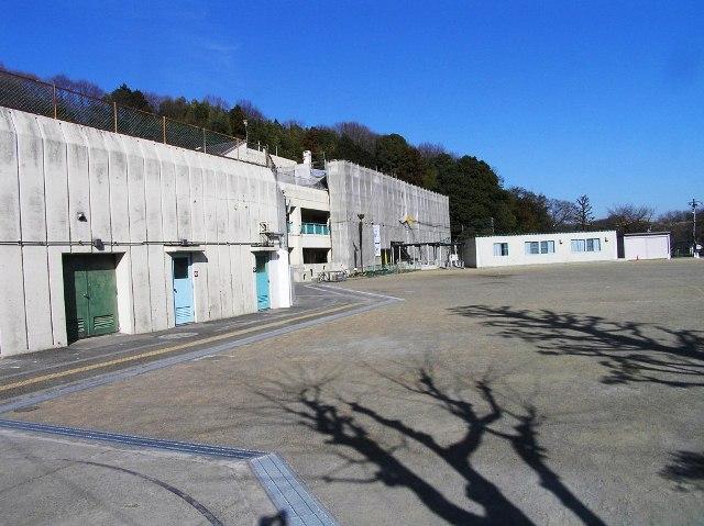 Primary school. 774m until Machida City Koyamada Elementary School