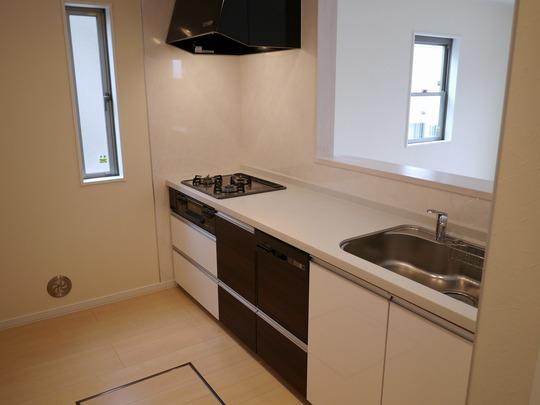 Same specifications photo (kitchen)