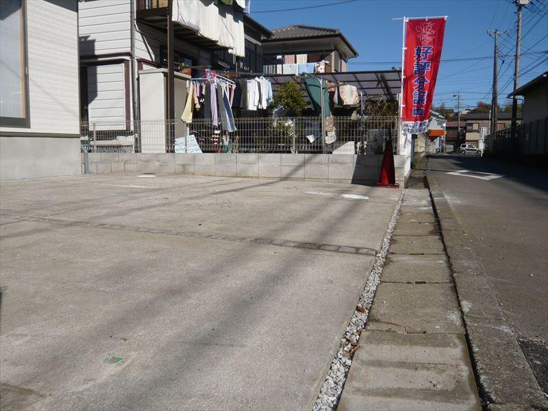 Parking lot. Local (12 May 2013) Shooting