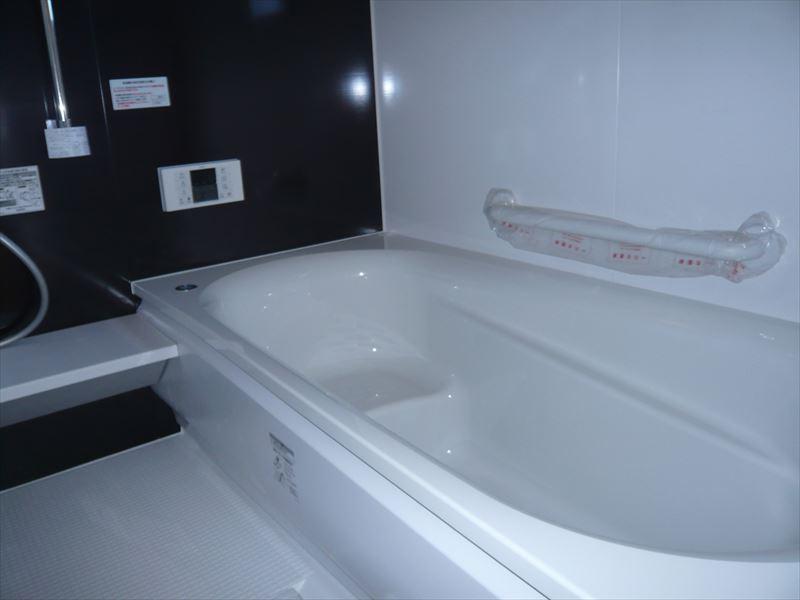 Bathroom. Local (12 May 2013) Shooting