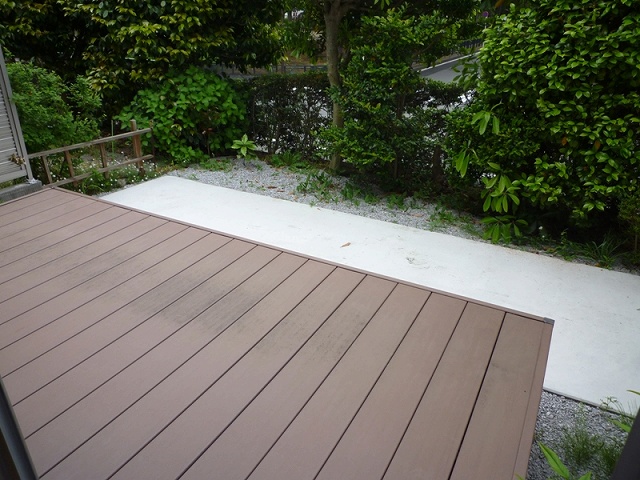 Balcony. Wood deck