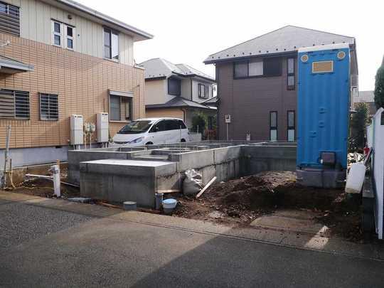 Other local. There is a bus service to Tsurukawa Station in a quiet residential area of ​​Kurihira Station walking distance is a useful environment.