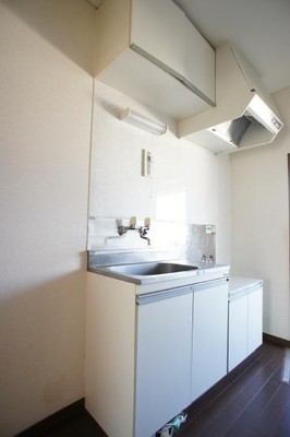 Kitchen. Two-burner gas stove is installed Friendly Kitchen.