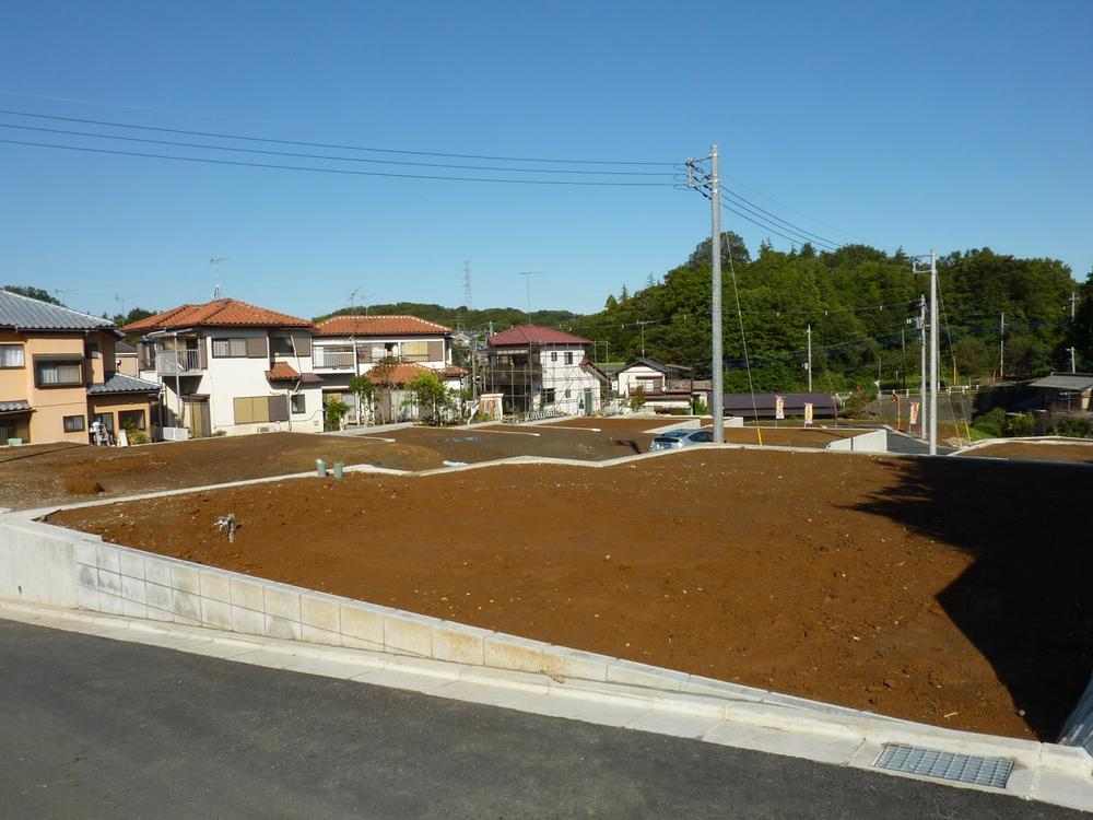 Local appearance photo. 9 Building