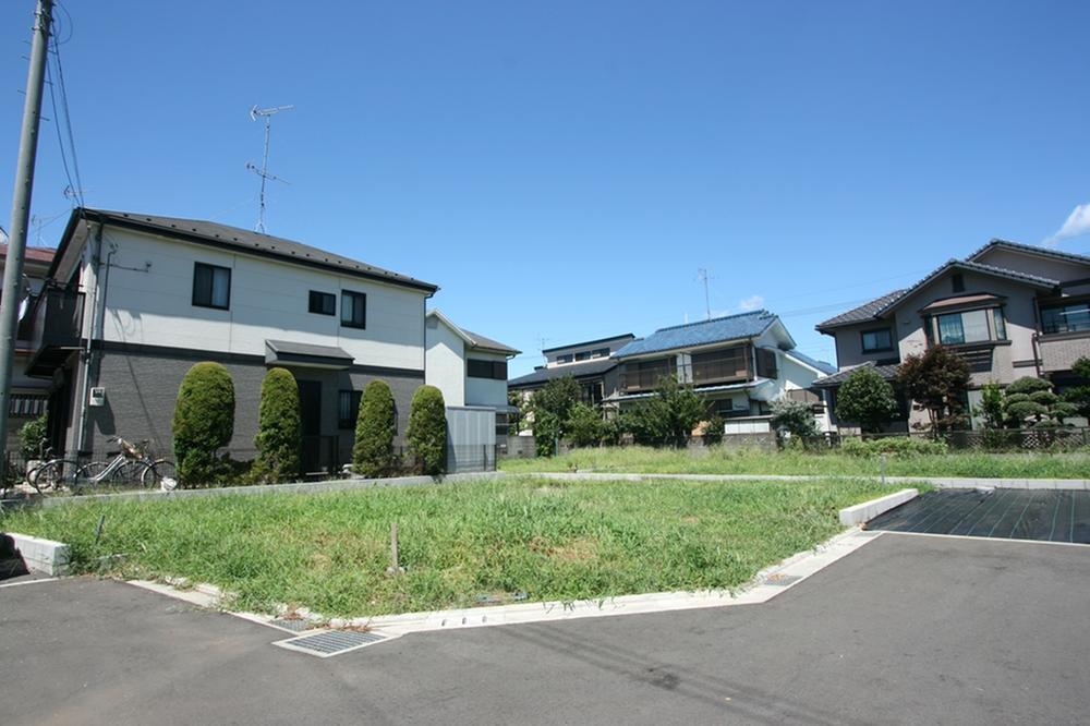 Local photos, including front road. 5 Building