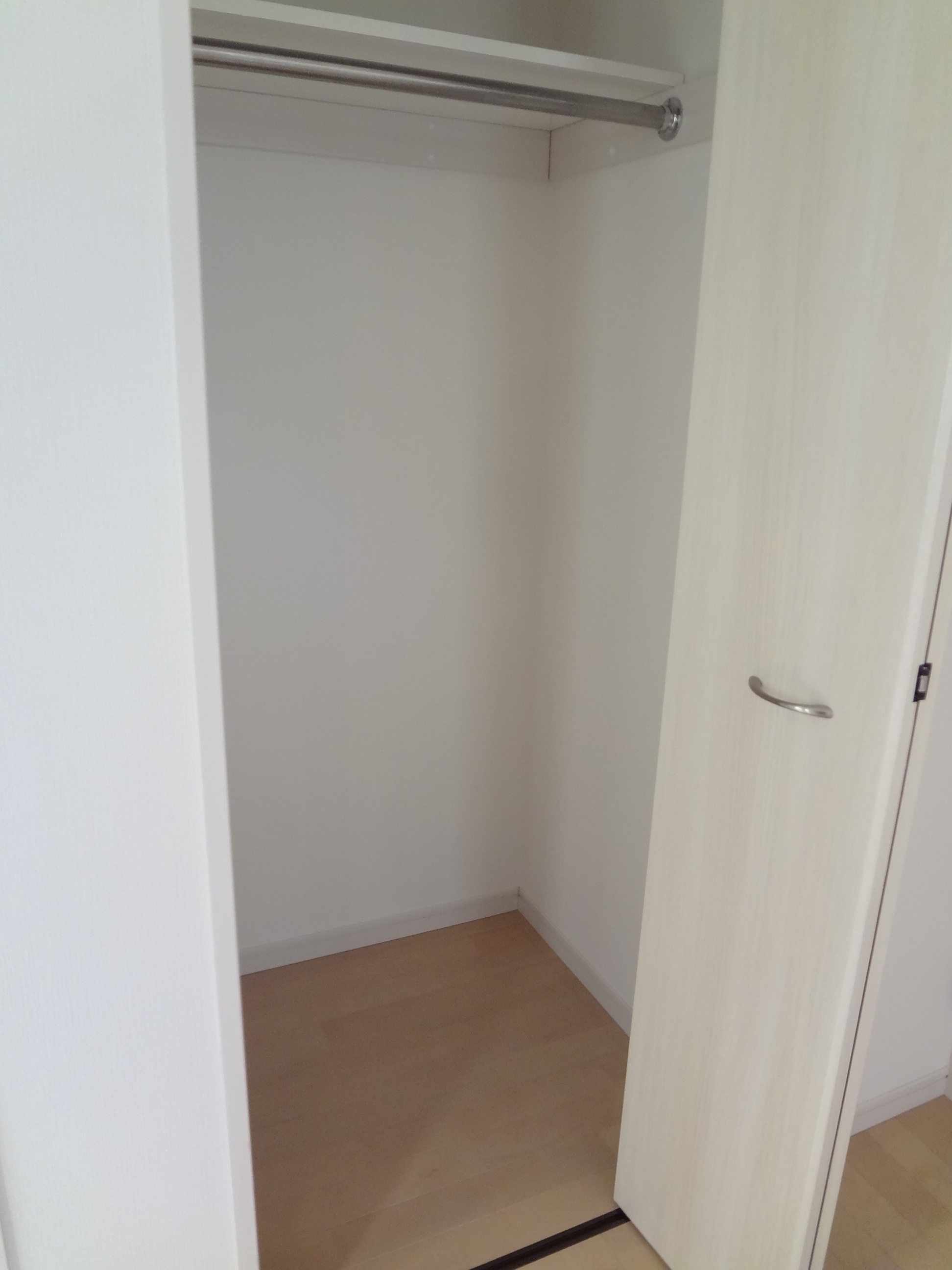 Receipt. Storage with depth