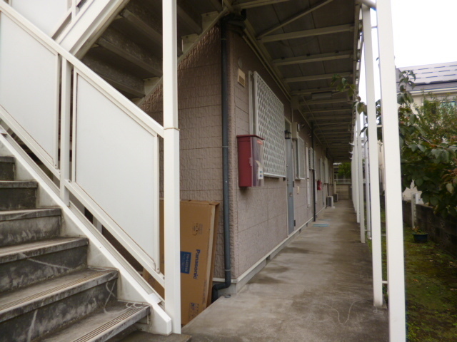 Entrance. Management state is good