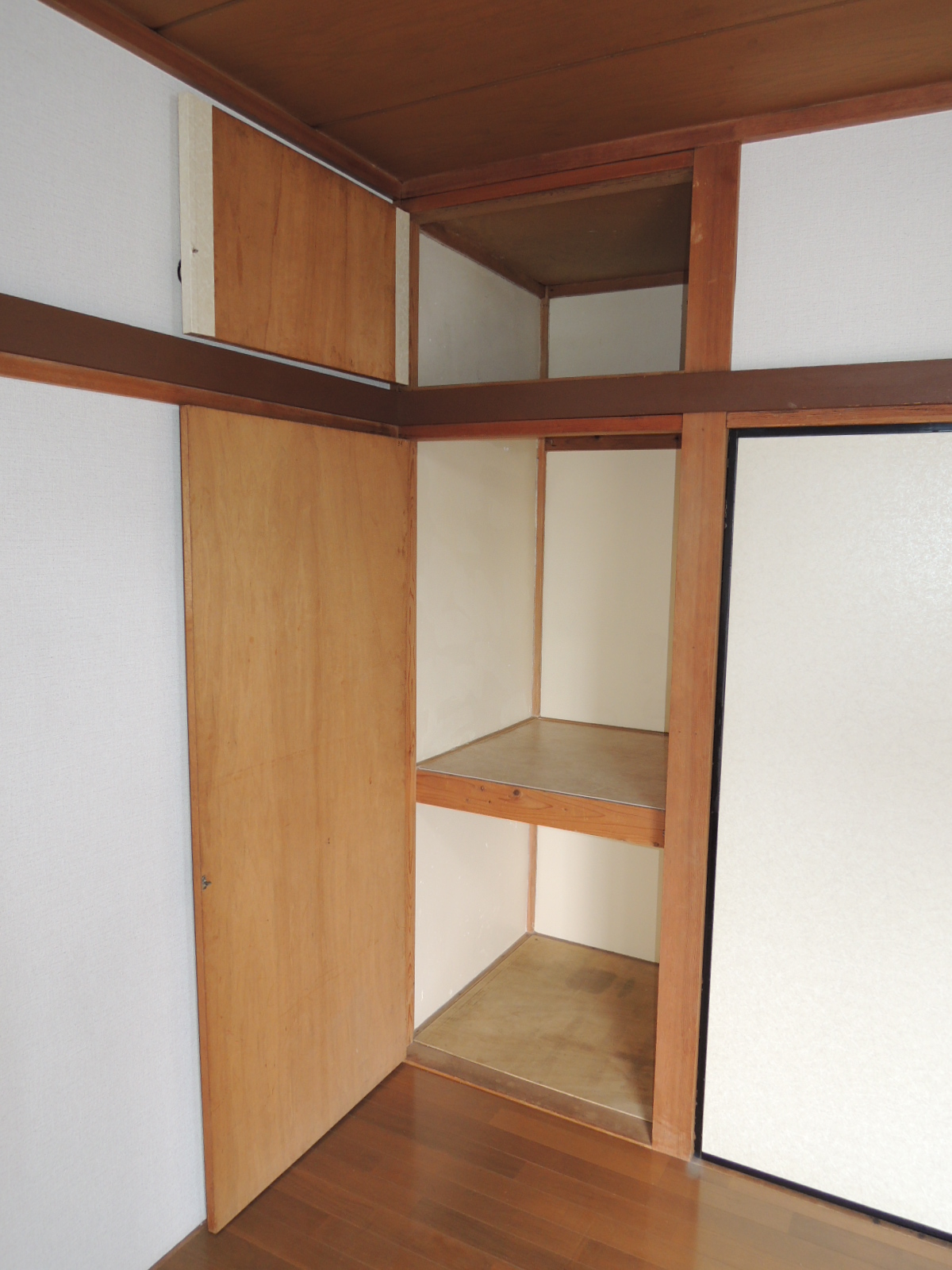 Receipt. 6 Pledge storage