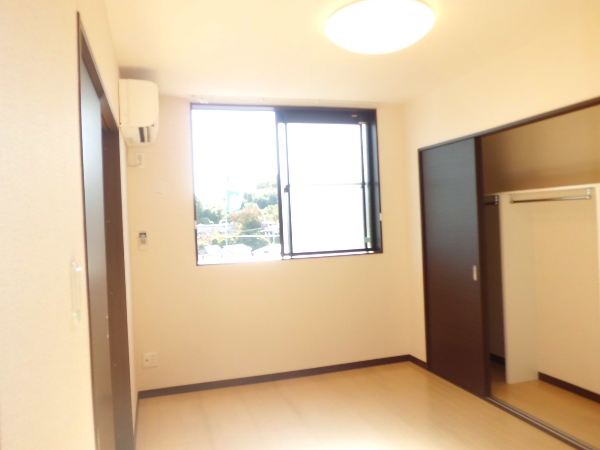 Other room space. Sunny rooms