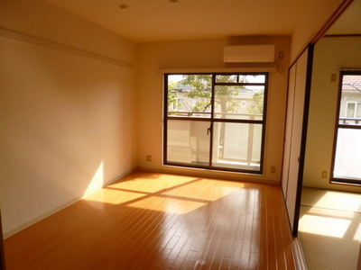 Other room space.  ☆ Bright rooms ☆ 