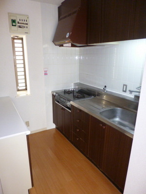 Kitchen.  ☆  There is a small window in the kitchen ☆ 
