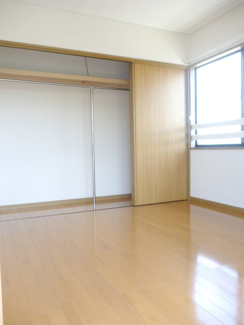 Living and room. 2F Nanyang room