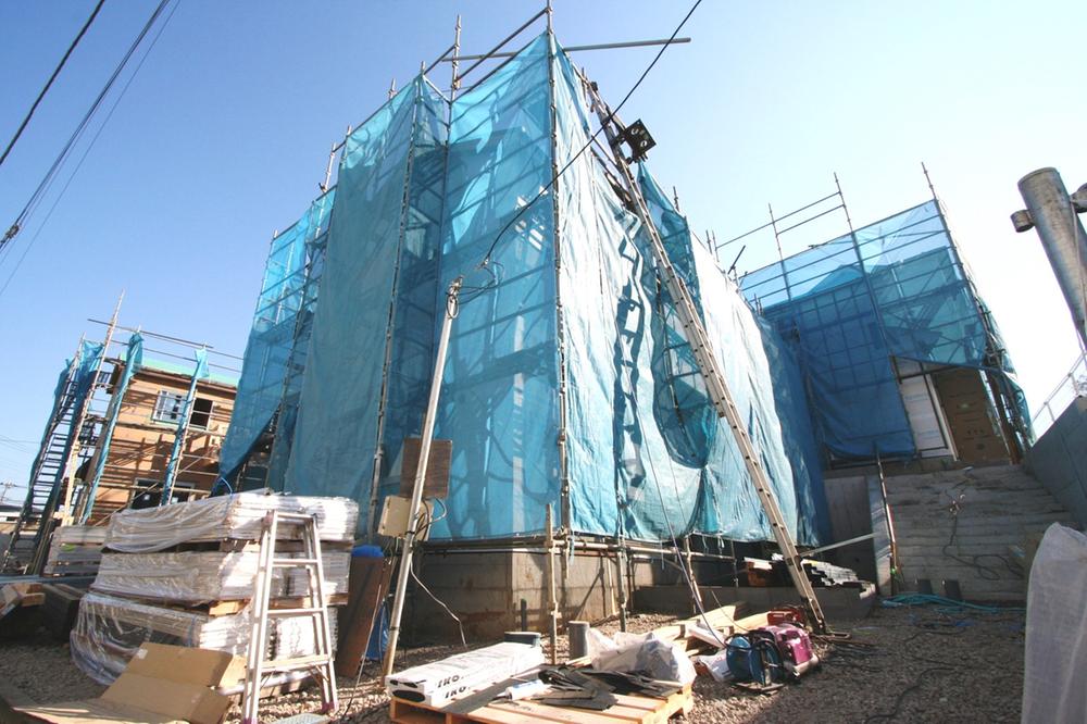 Local photos, including front road. Local (12 May 2013) Shooting