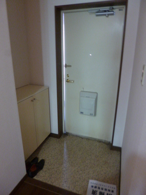 Entrance.  ☆ With cupboard ☆ Entrance ☆ 