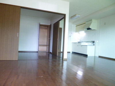 Living and room.  ☆ Spacious living room ☆ 