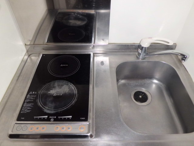 Kitchen. Two-burner stove