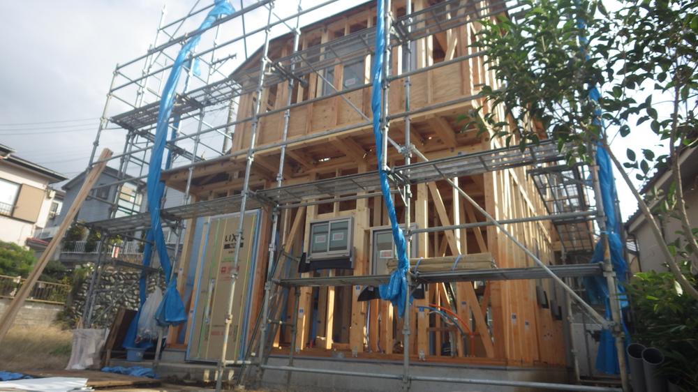 Local appearance photo. Local (11 May 2013) Shooting