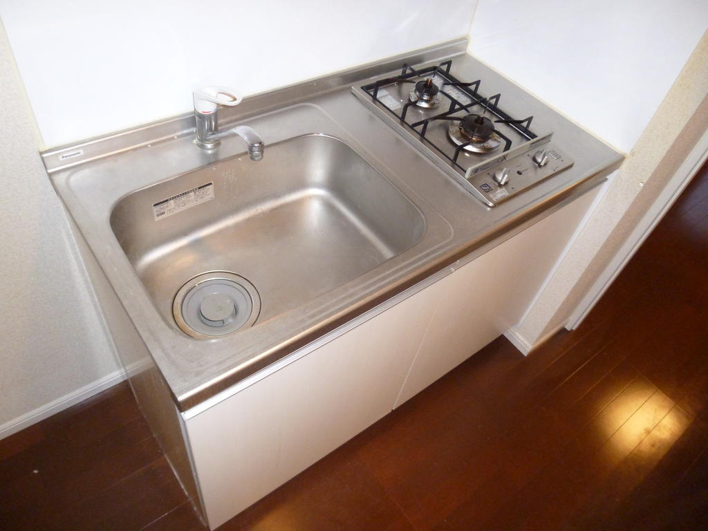 Kitchen.  ※ Room 101 model room photo