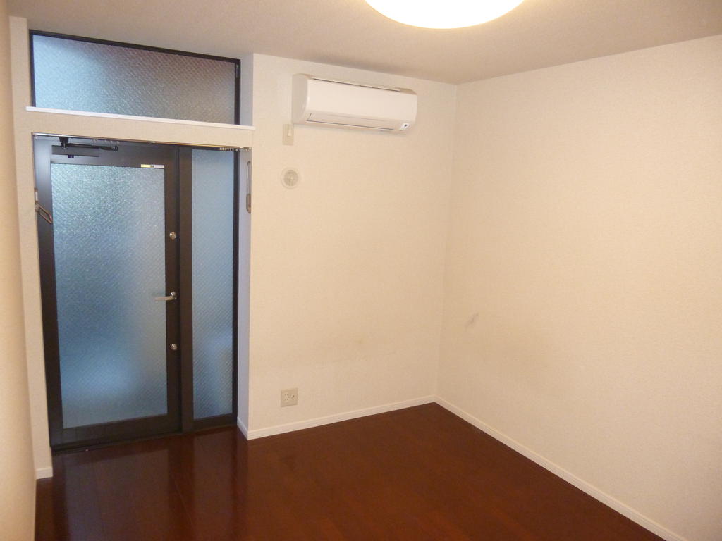 Living and room.  ※ Room 101 model room photo