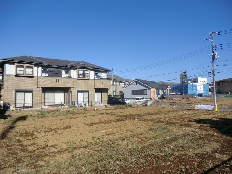 Local photos, including front road. Road 6m There operation is also happy to. 