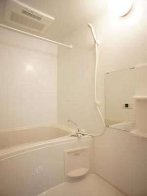 Bath. Reheating function with bathroom