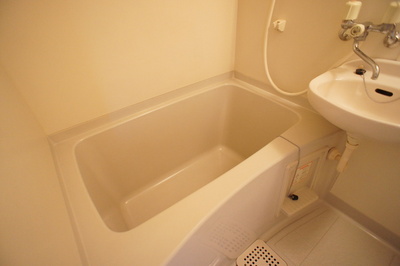 Bath. bus ・ It is also stuck in the spacious bath because the toilet of another