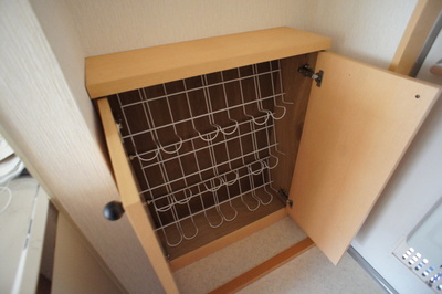 Receipt. There entrance storage