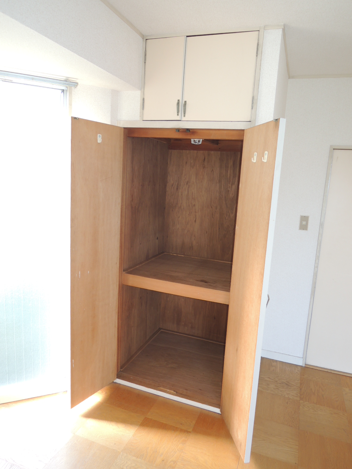 Receipt. Western-style housing