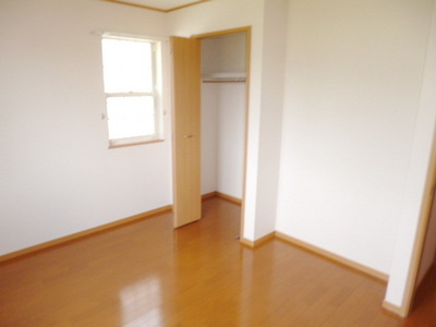 Other room space. Popular corner room