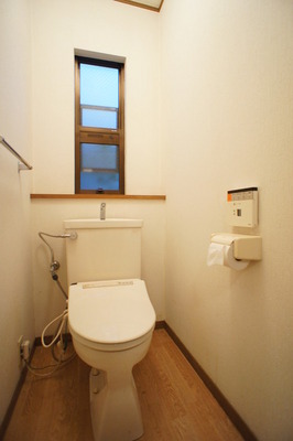 Toilet. Since the bus toilet by, every day, Comfortable Toilet