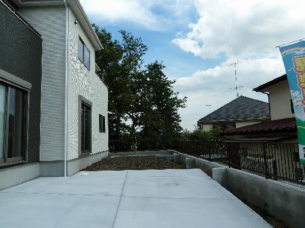 Local appearance photo. South terraced local