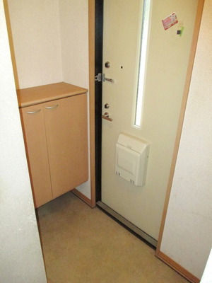 Entrance. Entrance ・ It is a shoebox