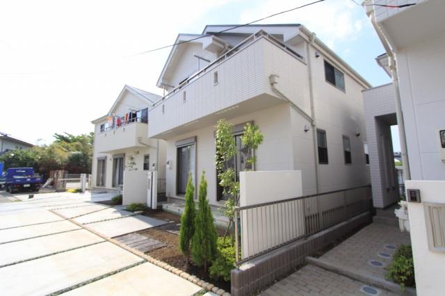 Local appearance photo. Children is also safe in a small quiet residential area of the car street.